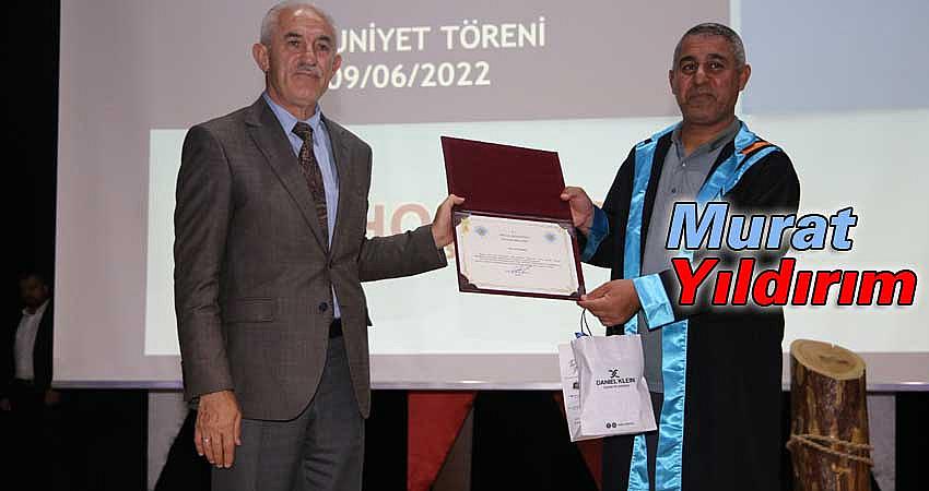 45 YAŞINDA ÜNİVERSİTEYİ BİRİNCİLİKLE BİTİRDİ