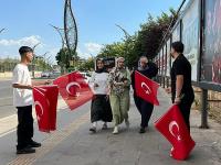 AK Gençlik'ten Her Haneye Türk Bayrağı Çalışması 