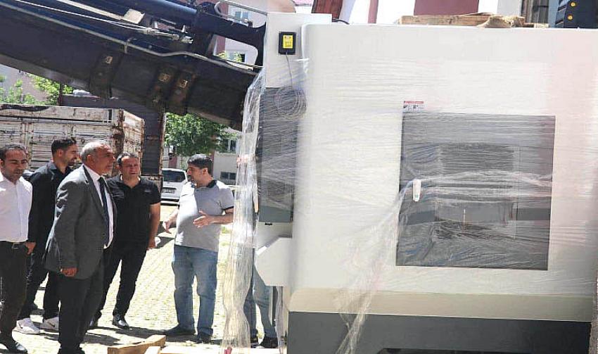 MESLEK LİSESİNE YENİ ÜRETİM CİHAZI KAZANDIRILDI