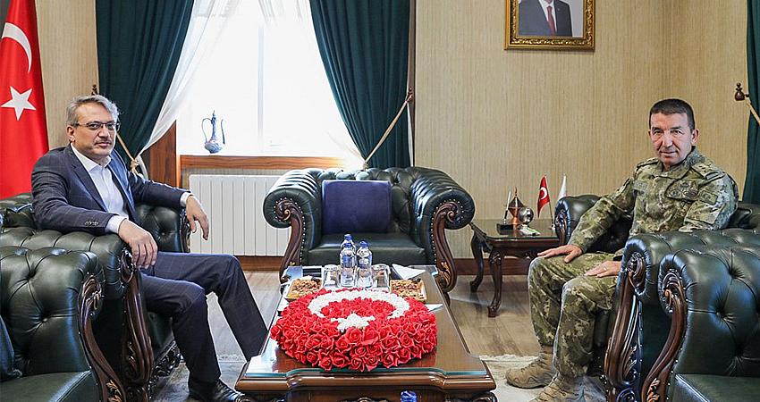 8. KOLORDU KOMUTANI ATAY, VALİ EKİNCİ’Yİ ZİYARET ETTİ