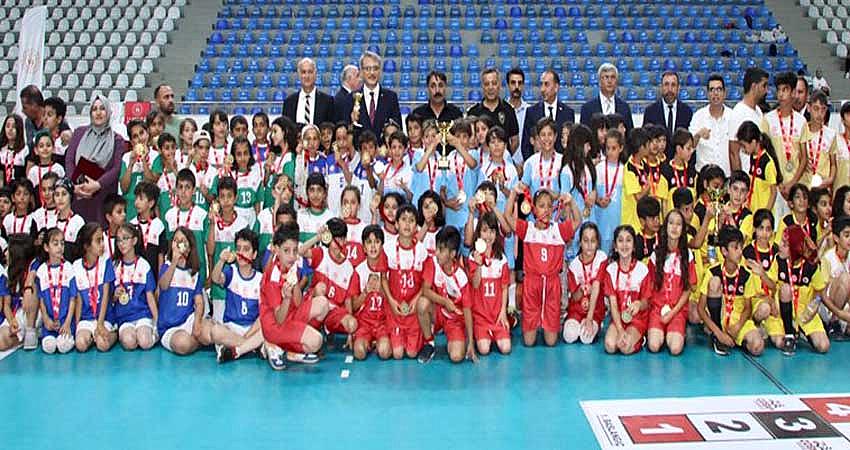 ‘GELENEKSEL ÇOCUK OYUNLARI LİGİ’ KAPANIŞ TÖRENİ YAPILDI