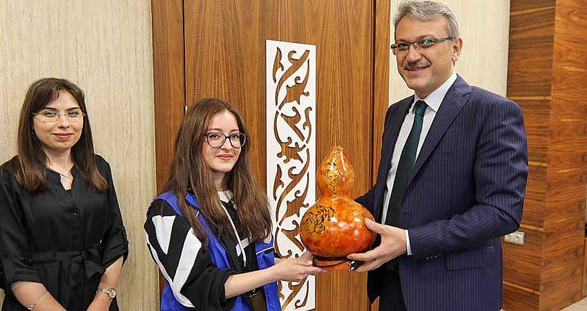 VALİ EKİNCİ’YE ‘GENÇLİK HAFTASI’ ZİYARETİ